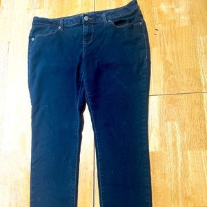 NO BOUNDARIES BLUE JEANS Great dark blue color. Size 17 EUC Ready for Summer!